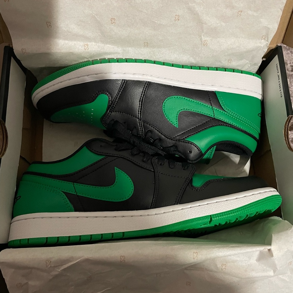 Jordan Air 1 Low Black and Lucky Green
